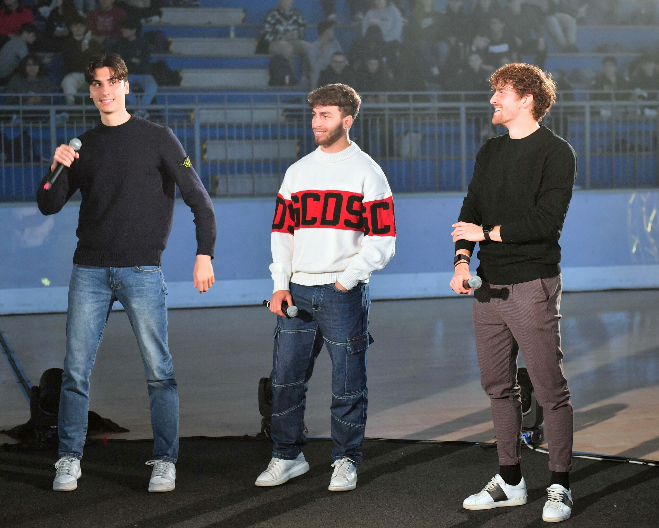 Read more about the article Calciatori-studenti, gli azzurri incontrano i giovani liceali
